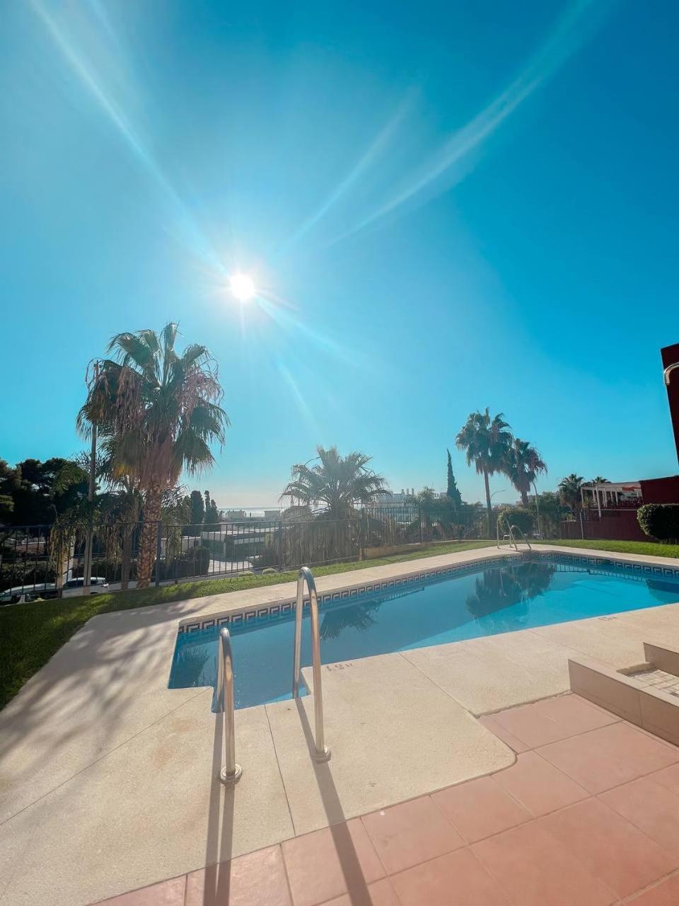 Cozy Apartment With Large Terrace Torremolinos Ngoại thất bức ảnh
